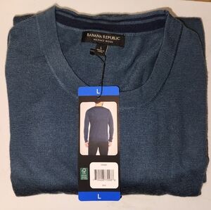 Banana Republic Men's Blue Crewneck Sweater